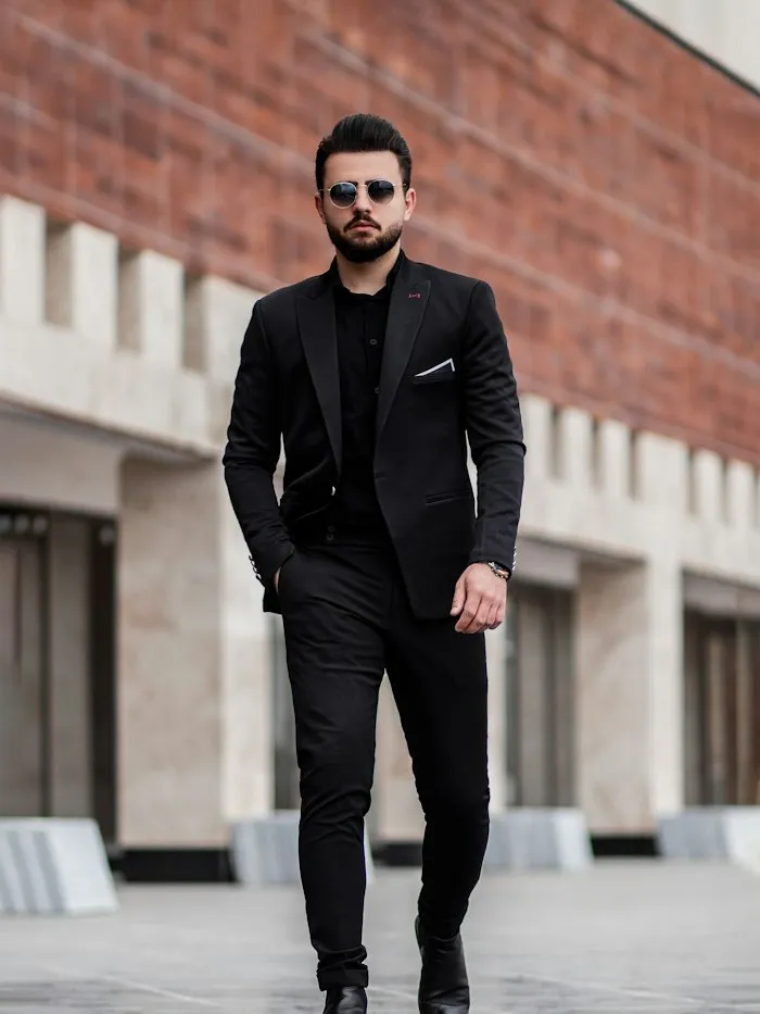بدلة سوداء مودرن سليم